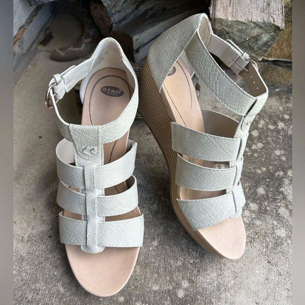 Dr.Scholl's Esque Cream Wedge sandals with ankle strap closure NWOB‎ Sz-8.5M. Q